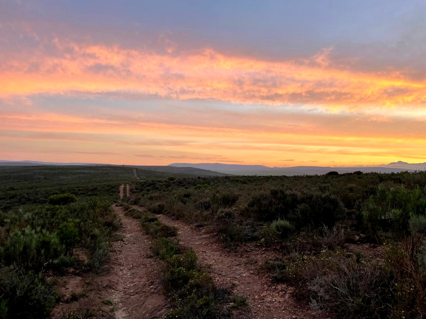 Private farm trails and mountain views at Riverhide